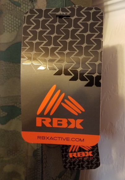 Camo Print Capri Leggings - Picture 3 of 4